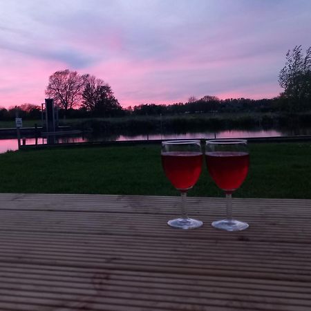 Safari Lodge 'Linge-Zicht' Tiel Esterno foto