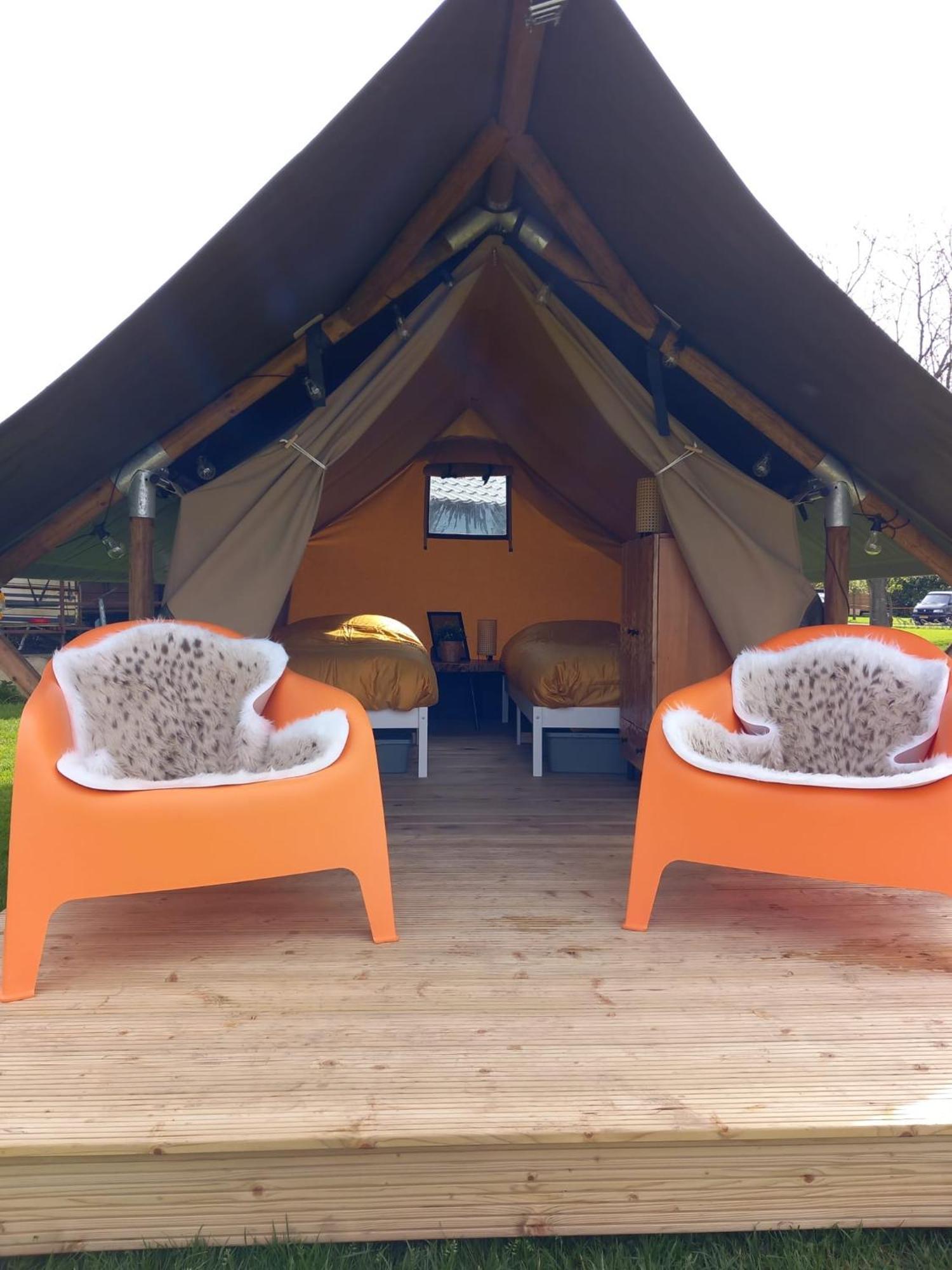 Safari Lodge 'Linge-Zicht' Tiel Esterno foto