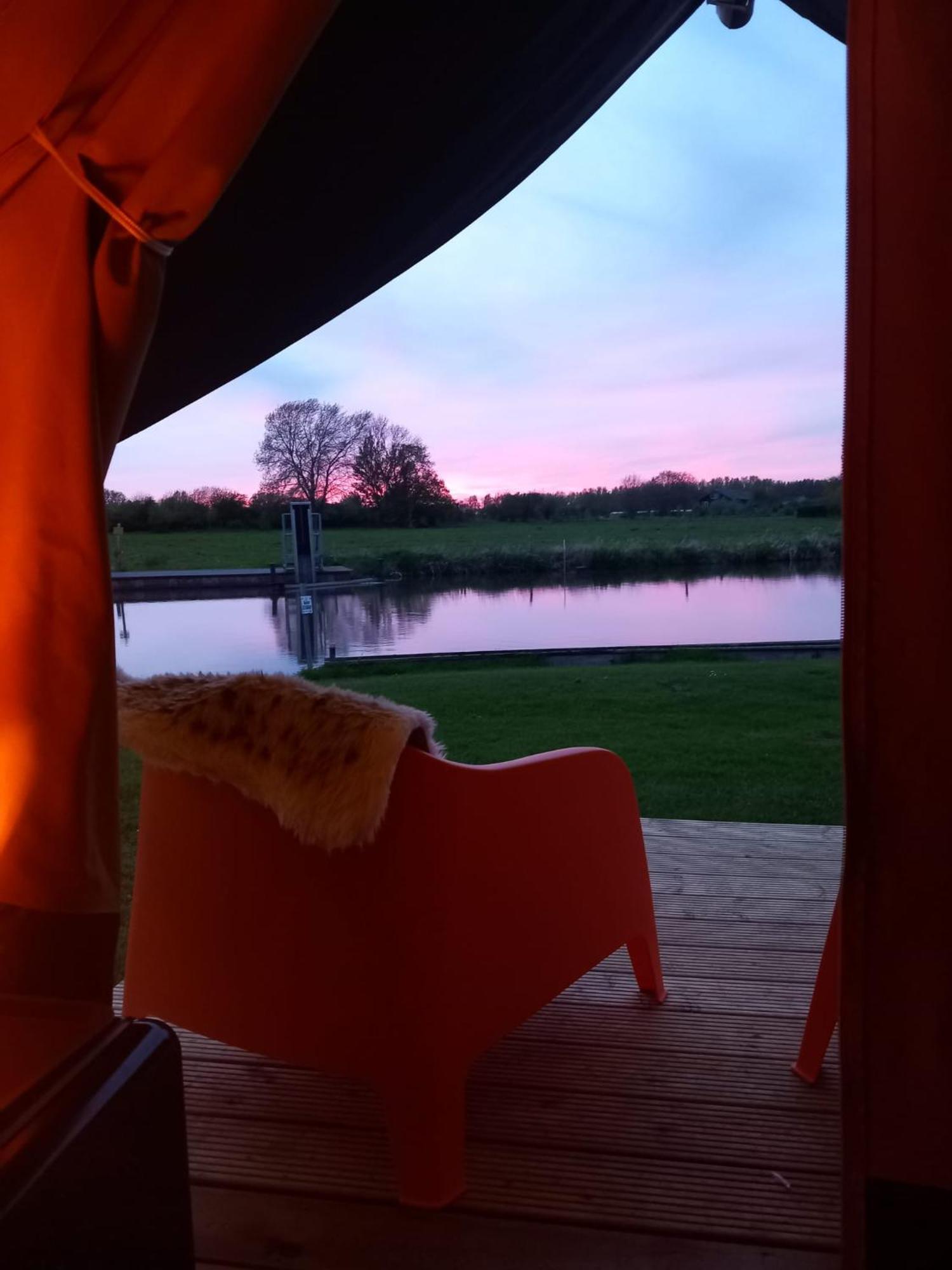 Safari Lodge 'Linge-Zicht' Tiel Esterno foto