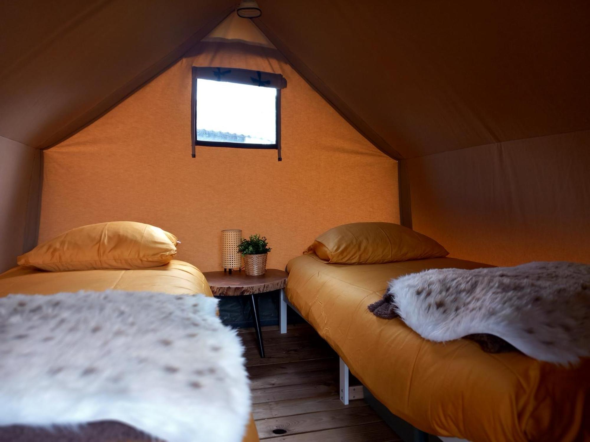 Safari Lodge 'Linge-Zicht' Tiel Esterno foto