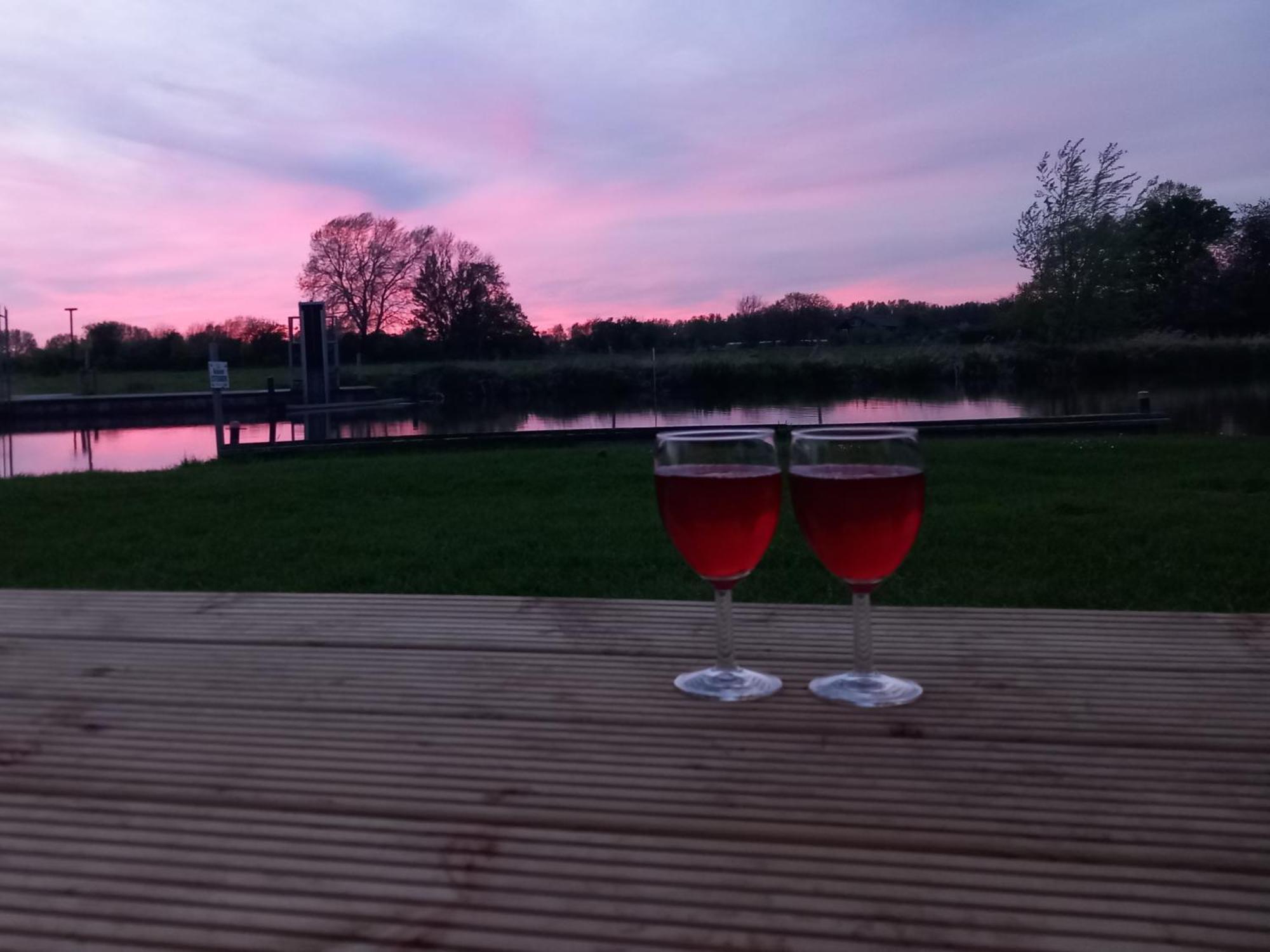 Safari Lodge 'Linge-Zicht' Tiel Esterno foto